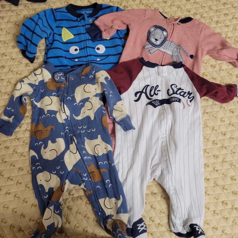 Carter's Bundle of 4 zipper up footed pajamas 3M